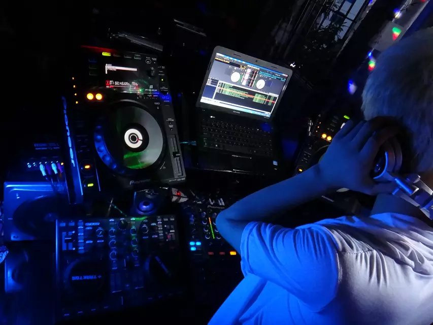 如何进阶成职业DJ